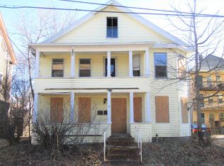 30 Prospect St, Webster, MA 01570