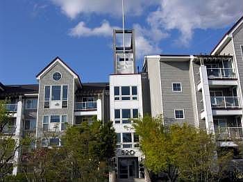 1st image of 520 SE Columbia River Dr APT 215