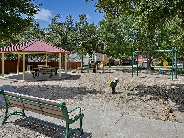 1525 Tranquility Ln — Photo 12