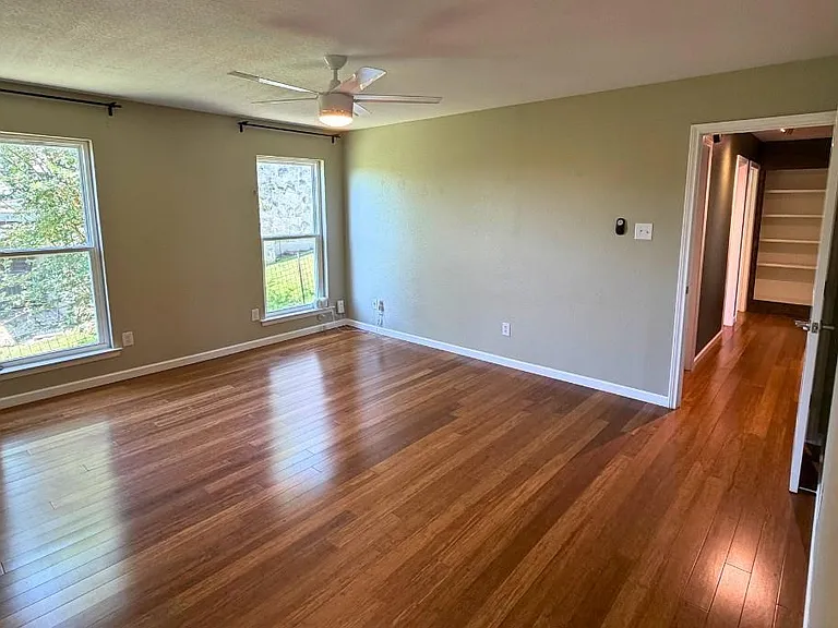 11207 Terrace Bluff Dr — Photo 21