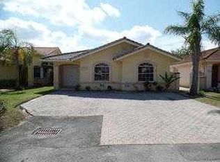 10400 SW 22nd St, Miami, FL 33165