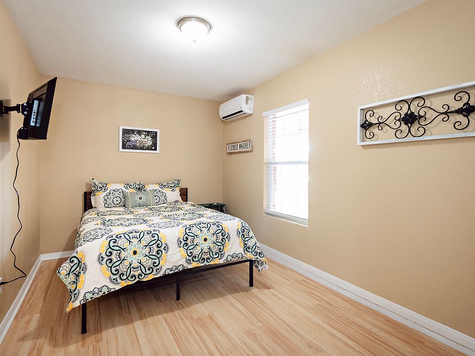 1st image of 402 Diana Ln Room 7