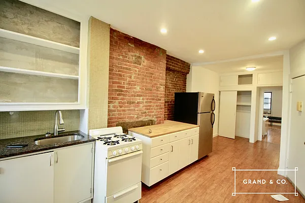 Rented by Grand & Co. | media 17