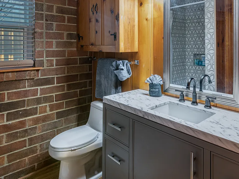 624 Hillcrest Frst — Photo 23