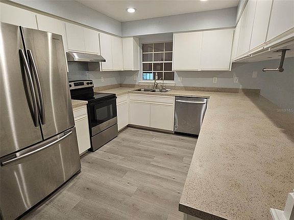 4th image of 22360 SOUTHSHORE DRIVE