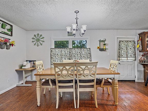 5th image of 114 Brewster St