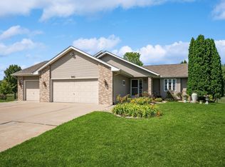 600 Jamie Cir SW, Saint Michael, MN 55376