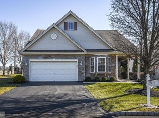 702 S Settlers Cir, Warrington, PA 18976