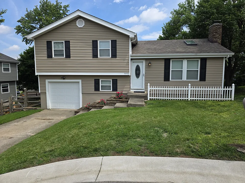 5572 Creekwood Cir