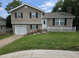 5572 Creekwood Cir, West Chester, OH 45069