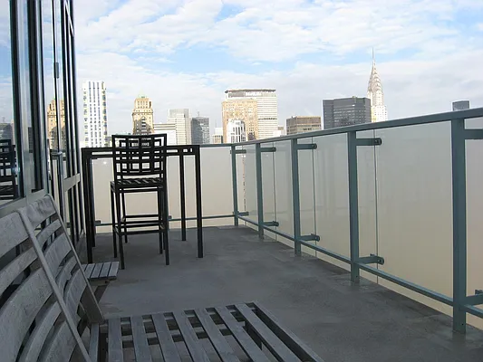 Rented by Vivaldi Real Estate | media 64