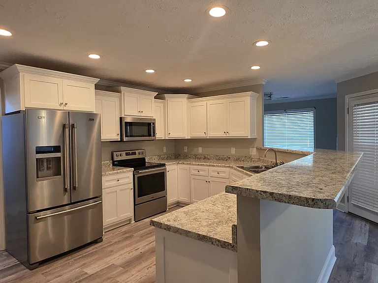 24 Richfield Cv — Photo 3