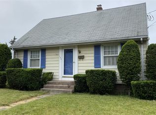 104 Quaker Rd, Hamden, CT 06517