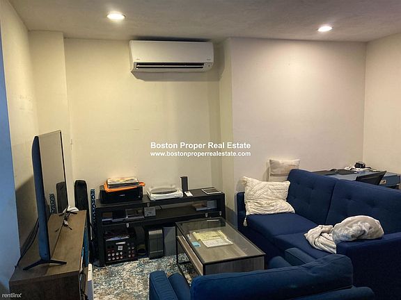 497 Beacon #8 Boston - Back Bay Unit Photo 3