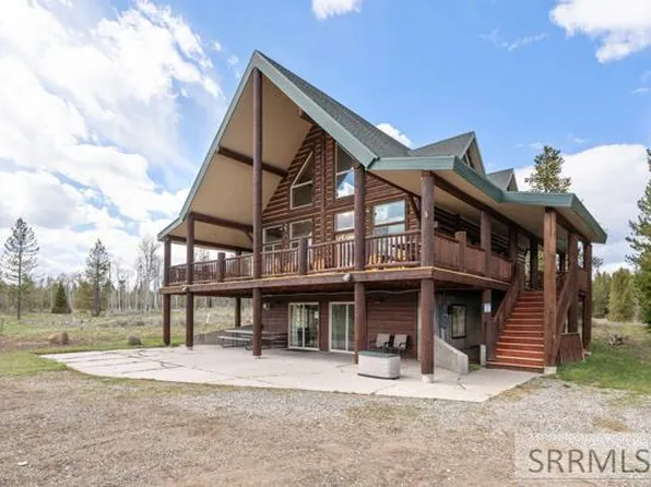 3300 Lariat Rd, Island Park, ID 83429
