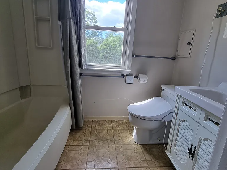 179 Amherstdale Rd — Photo 24