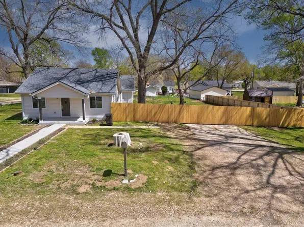 1228 N 15th St, Arkansas City, KS 67005