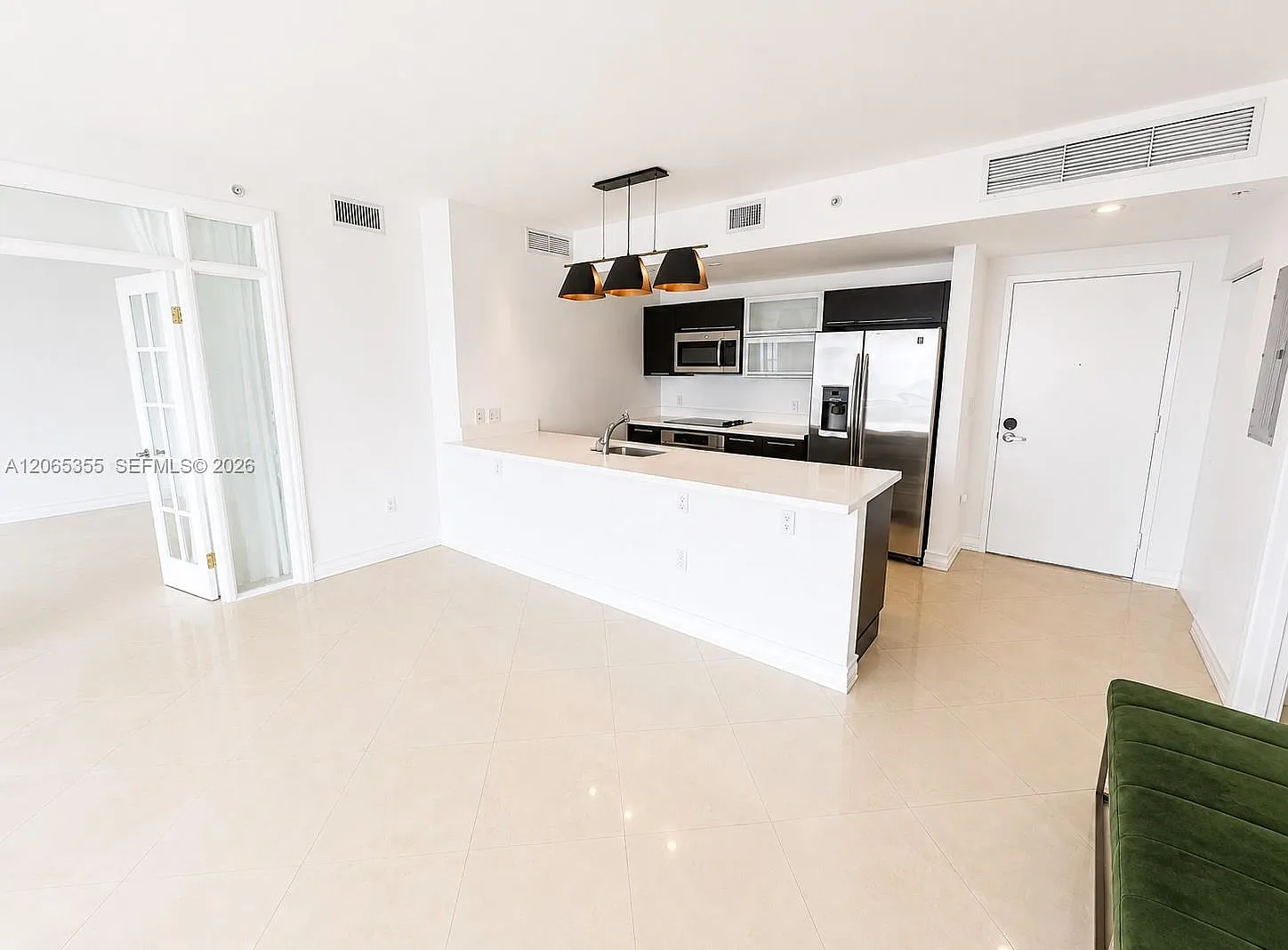 Ivy Condo — Photo 2