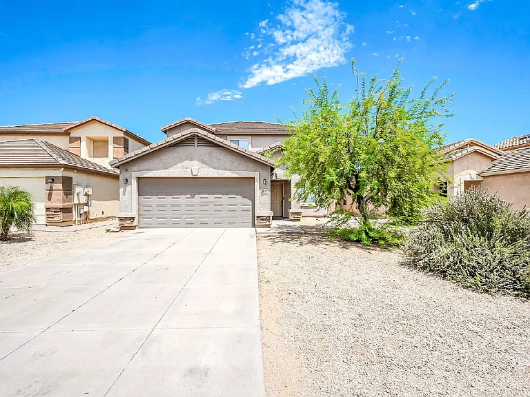 2422 E Olivine Rd — Photo 1