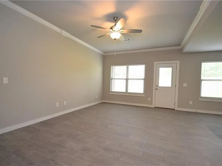 540 Vee St — Photo 14