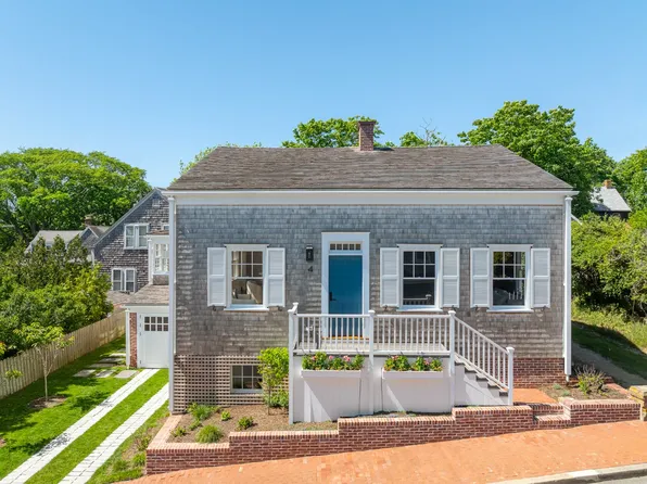 4 Sunset Hill Ln, Nantucket, MA 02554