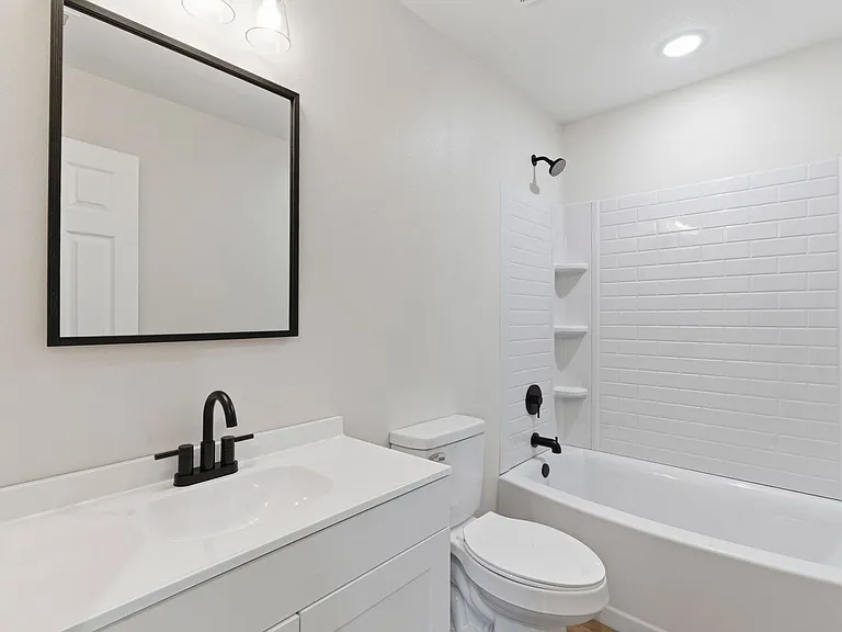 402 S Frisco #B — Photo 17