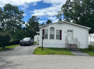 416 Silver Maples Dr, Harriman, NY 10926