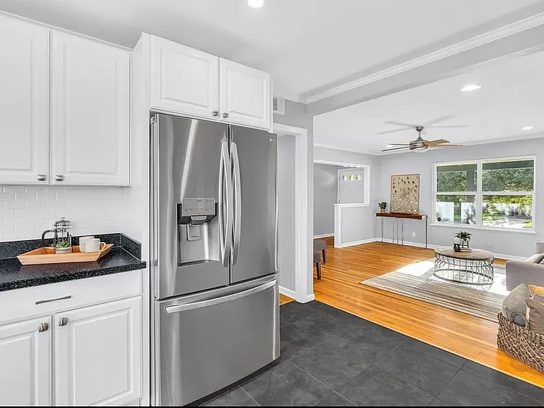 7514 Delafield Ln — Photo 2