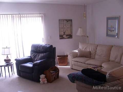 3rd image of 37323 Charter Oaks Blvd