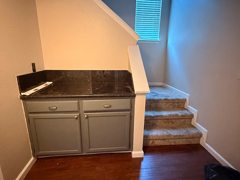 118 Village Ct — Photo 8