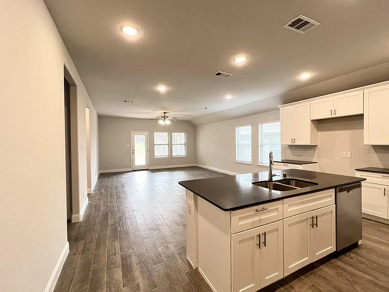 2712 Country Church Rd — Photo 10