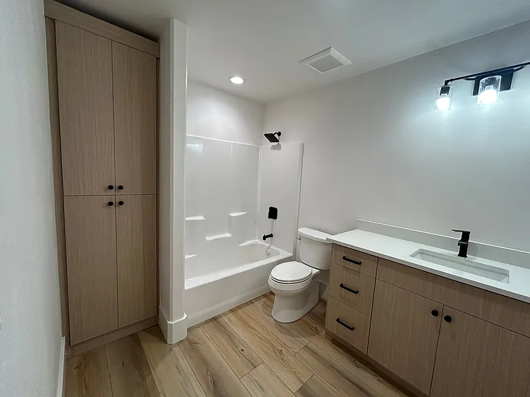 4004 Francis Main #MAIN — Photo 13