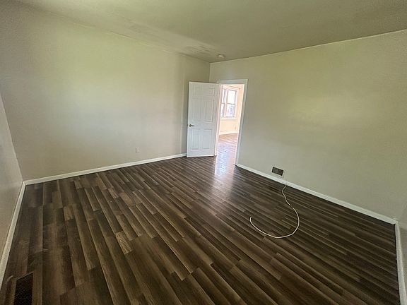 3rd image of 2279 Broadway St #1