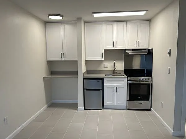 711 Sunset Ct #1 — Photo 13
