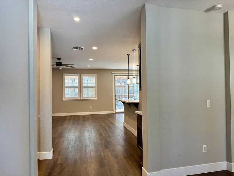 135 Timberwood Dr — Photo 4