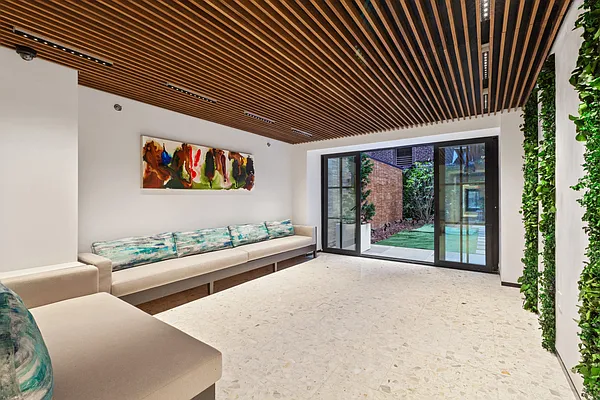 Rented by Compass | media 23