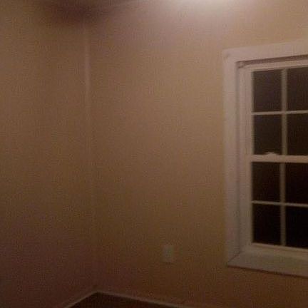 5th image of 601 Newton St
