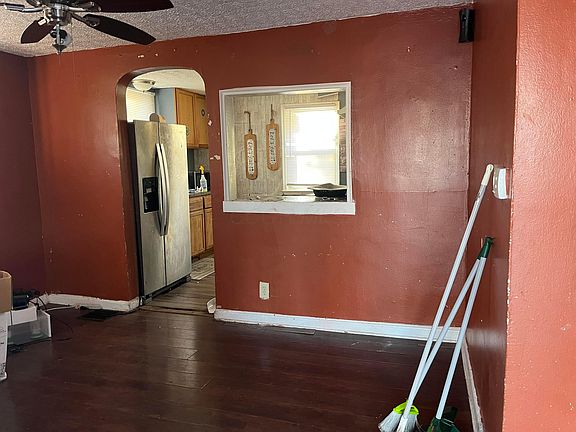 2nd image of 1808 Myrtle Ave