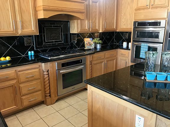 3rd image of 9038 Cambridge Cir