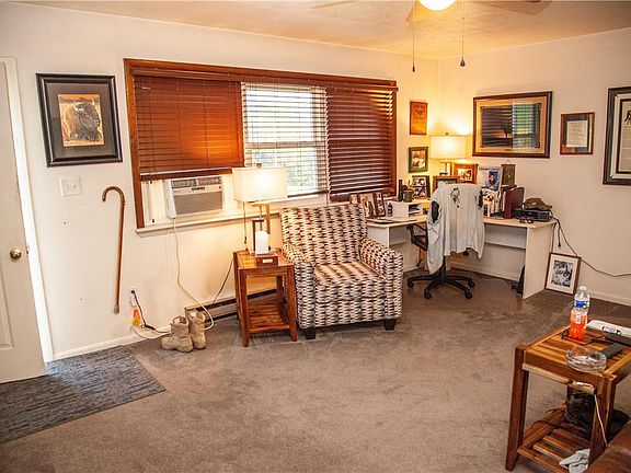 4th image of 1403 Hazlett Dr