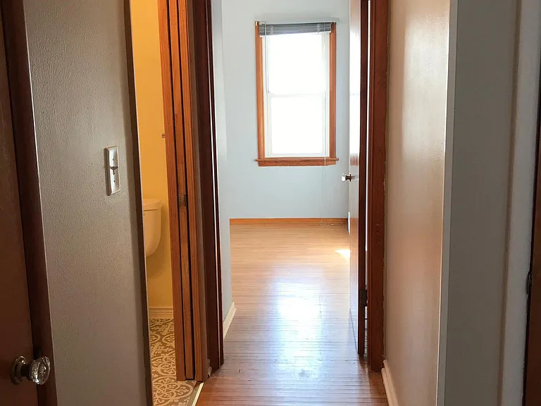 2333 Dunham St — Photo 9