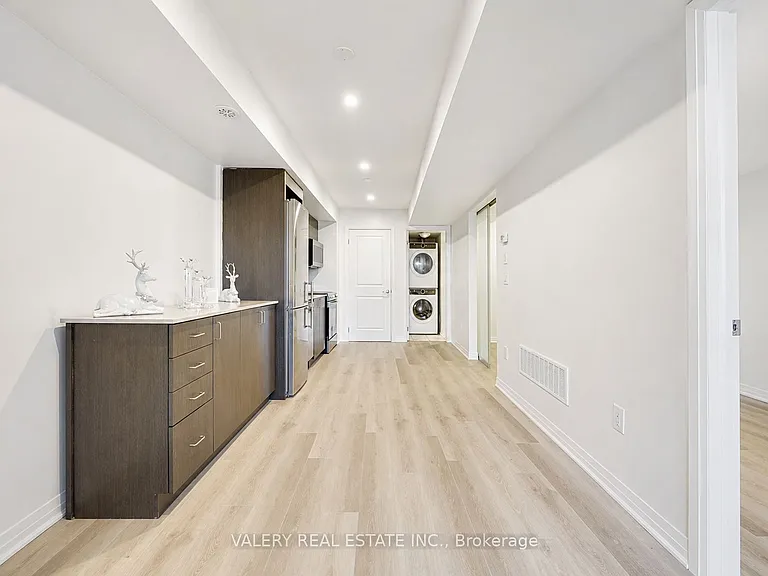 183 William Duncan Rd S #1 — Photo 5