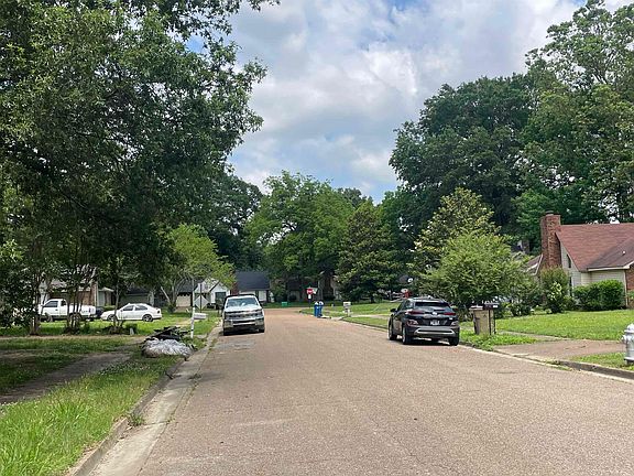 2nd image of 5863 Lake Port Dr W