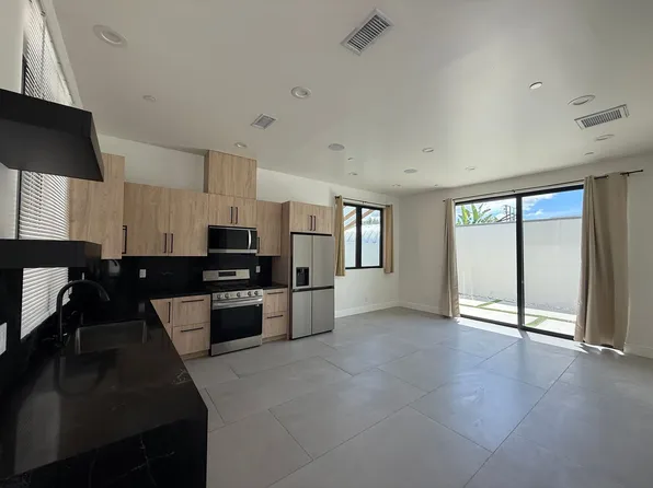 22745 Califa St, Woodland Hills, CA