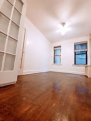 5th image of 300 E 70th St #1