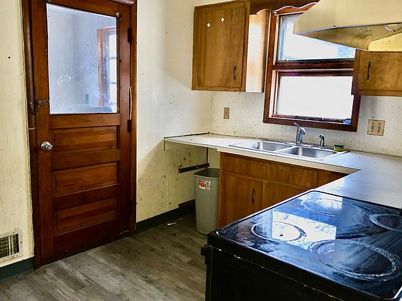 2nd image of 116 Fillmore Ave #1R