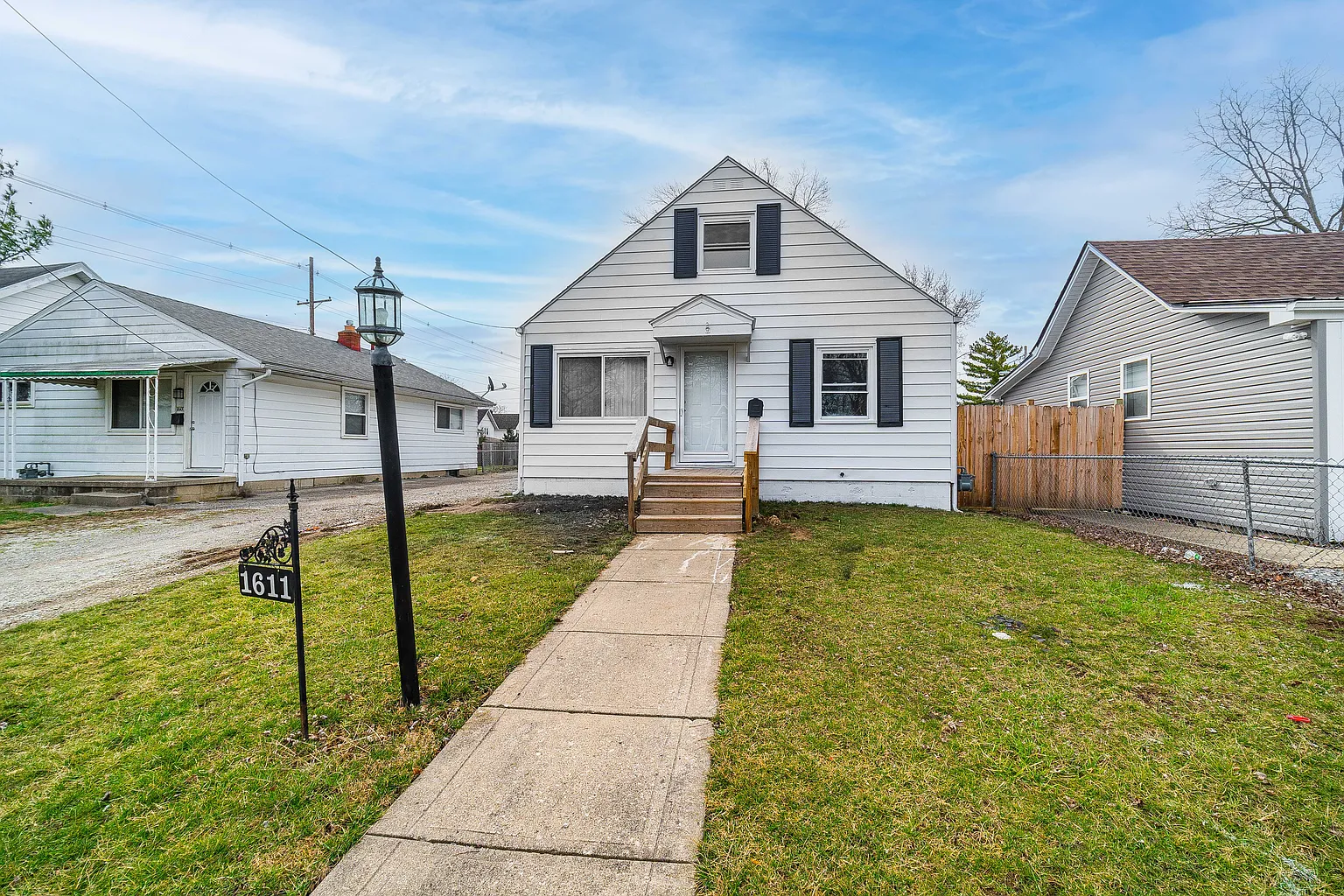 1611 Walsh Ave photo 1