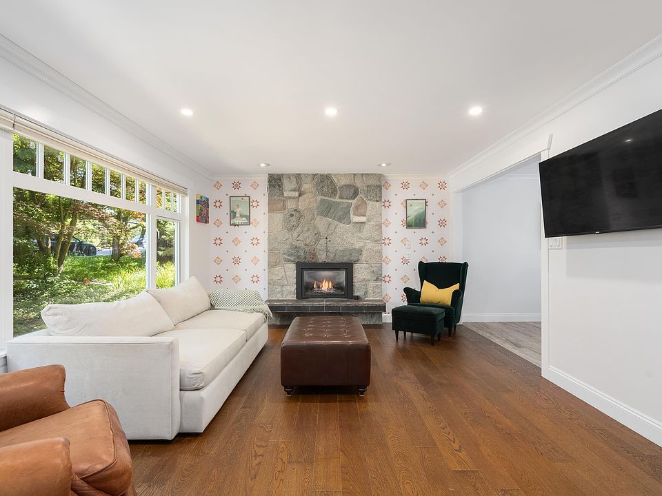 1st image of 457 W 23rd St