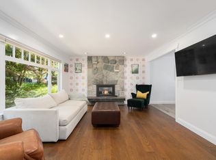 457 W 23rd St, North Vancouver, BC V7M2B8