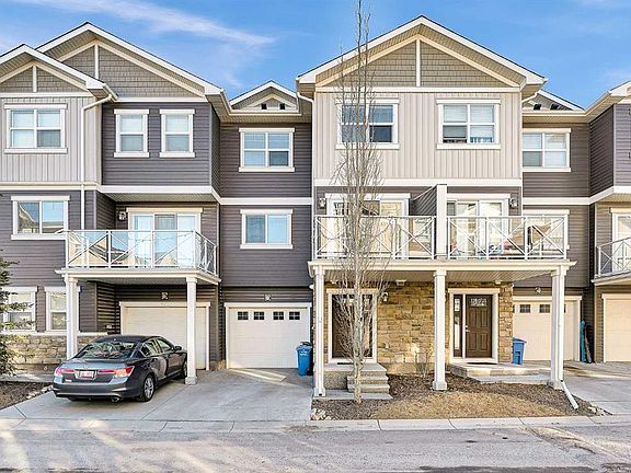 2nd image of 909 N Skyview Ranch Grv NE
